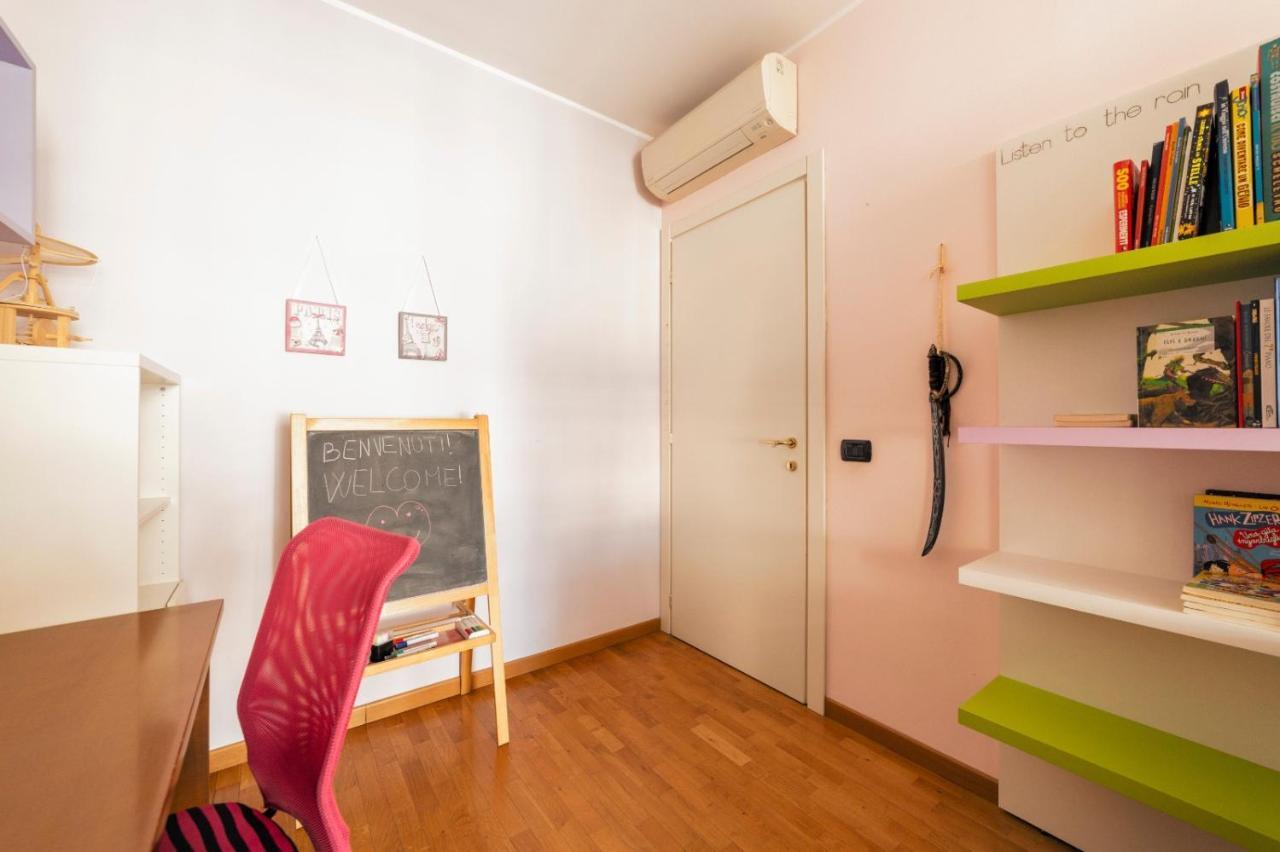 Milano Rogoredo Apartment With Garage Exterior foto